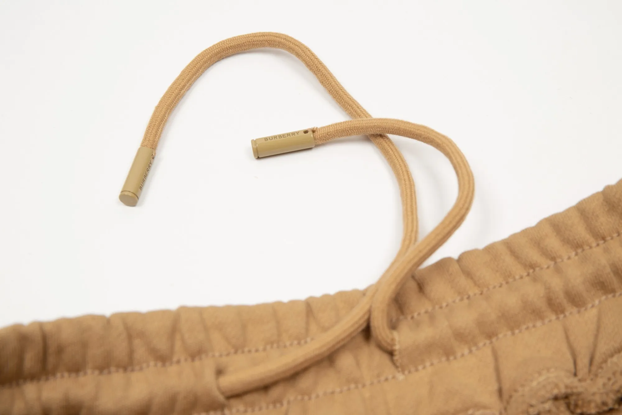 【BURBERRY  公式旗艦店】バーバリー  ショートパンツ  ご好評に付き再入荷！
