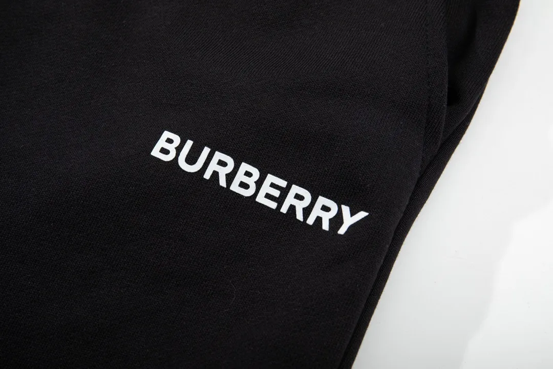 【BURBERRY  公式旗艦店】バーバリー  ショートパンツ  ご好評に付き再入荷！