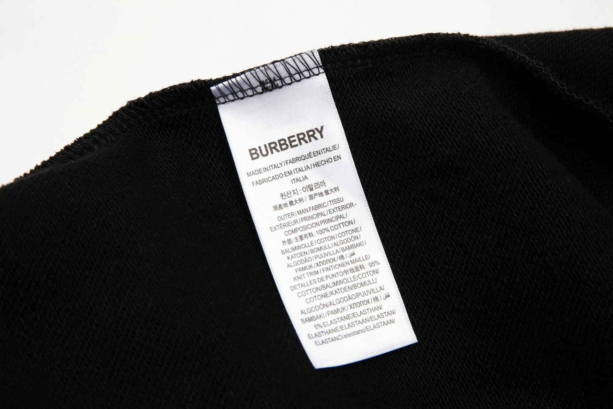 【BURBERRY  公式旗艦店】バーバリー  ショートパンツ  ご好評に付き再入荷！
