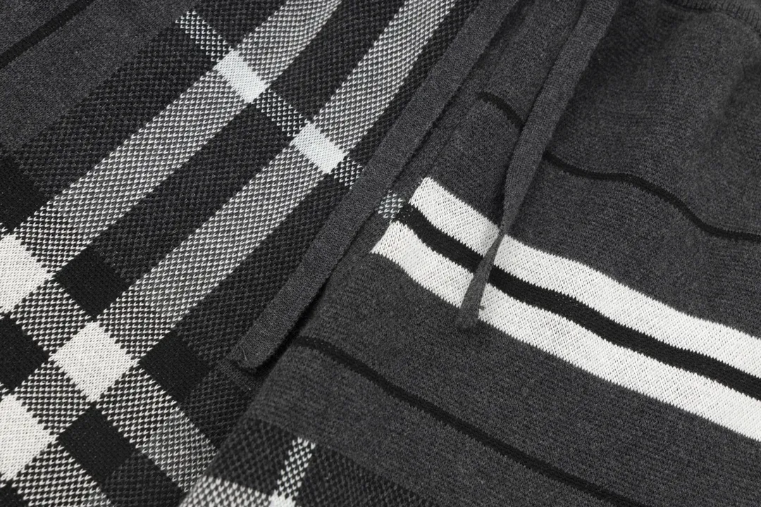 【BURBERRY  公式旗艦店】バーバリー  ショートパンツ  ご好評に付き再入荷！