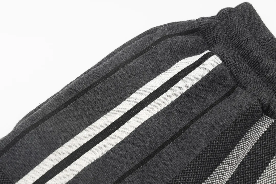 【BURBERRY  公式旗艦店】バーバリー  ショートパンツ  ご好評に付き再入荷！