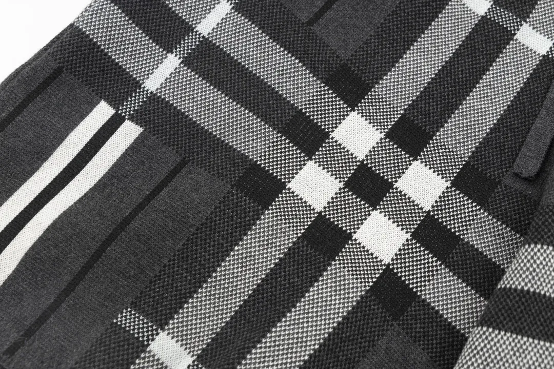 【BURBERRY  公式旗艦店】バーバリー  ショートパンツ  ご好評に付き再入荷！