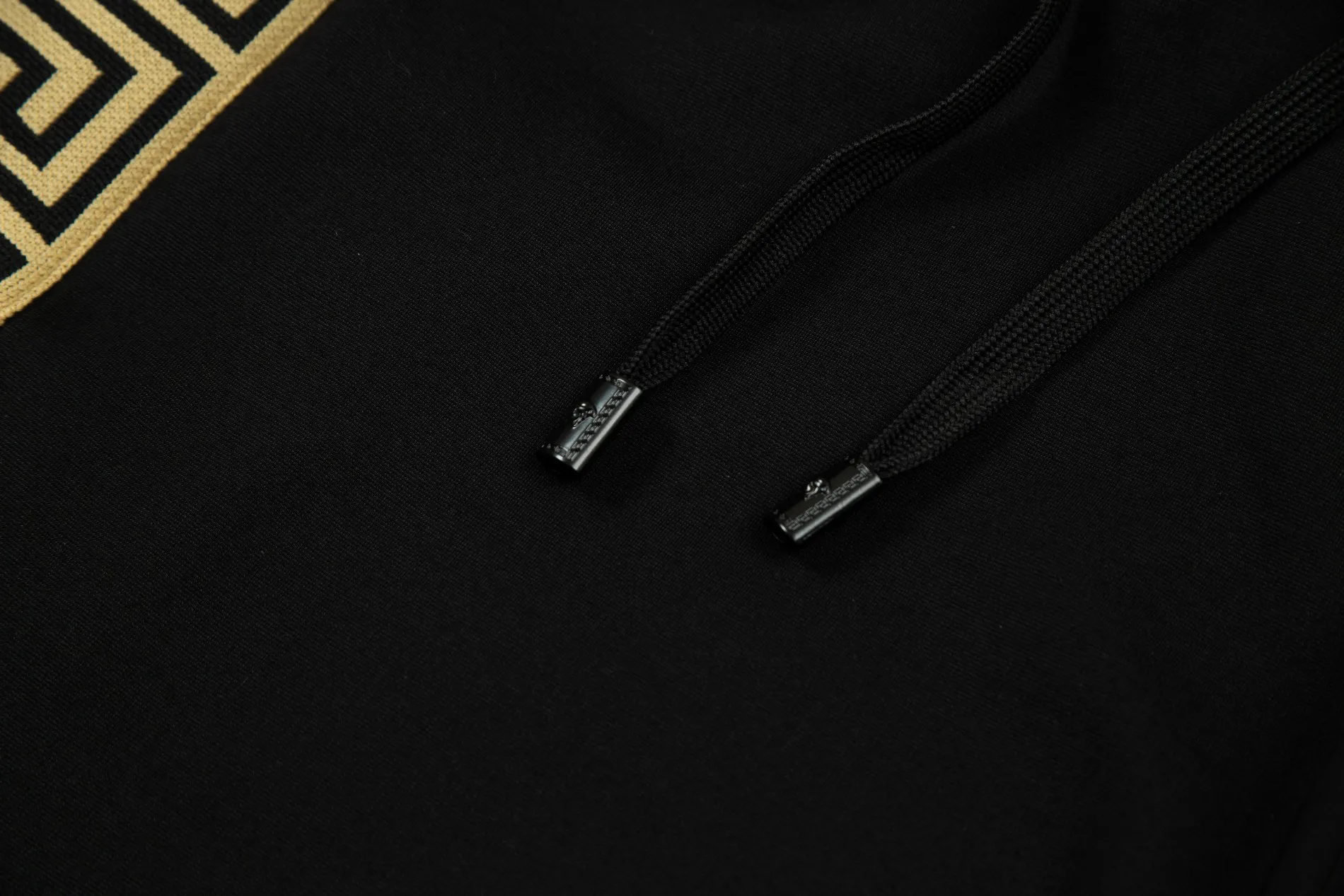 【VERSACE  公式旗艦店】ヴェルサーチ  ショートパンツ  ご好評に付き再入荷！
