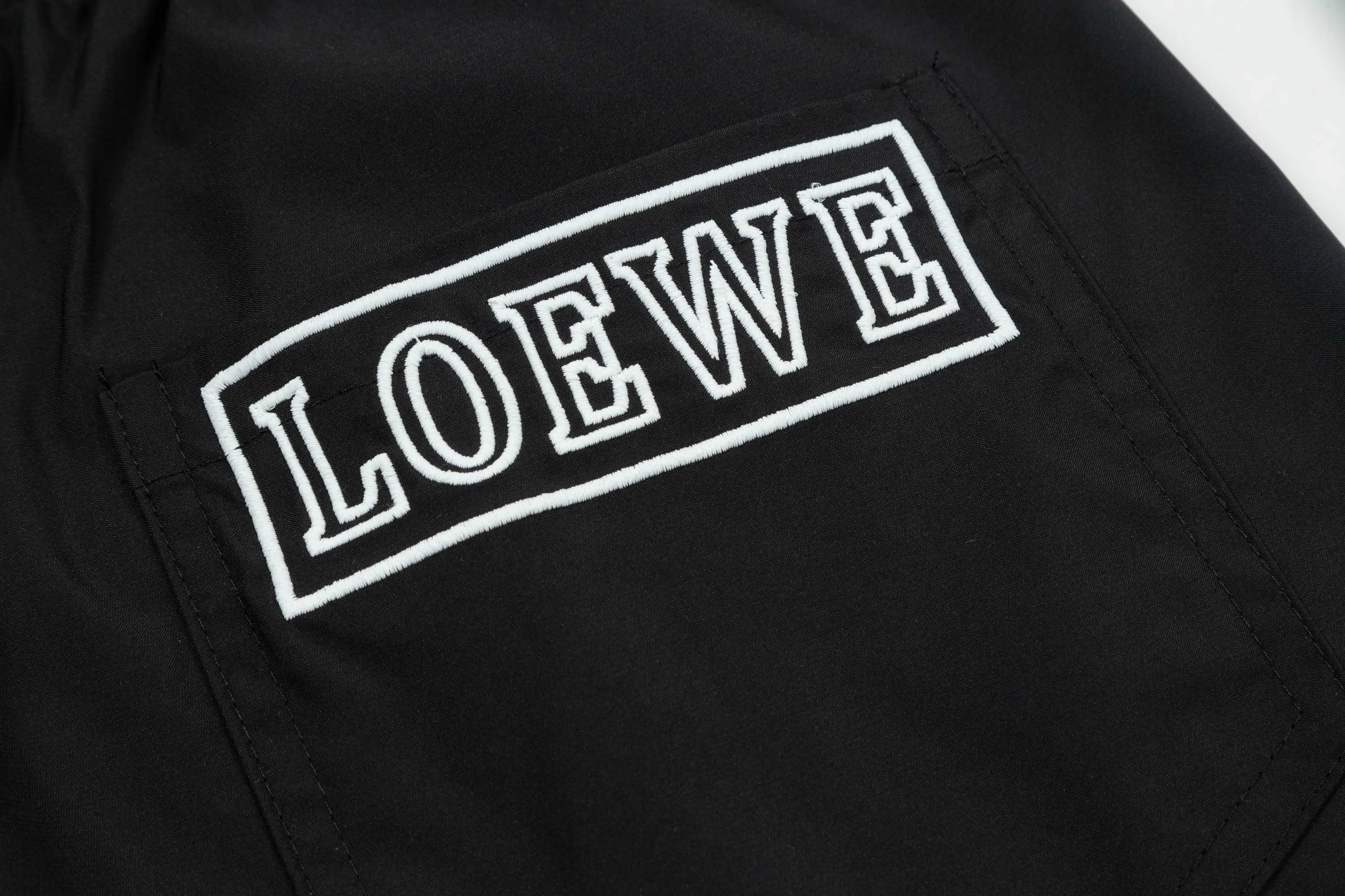 【LOEWE  公式旗艦店】ロエベ ショートパンツご好評に付き再入荷！250227