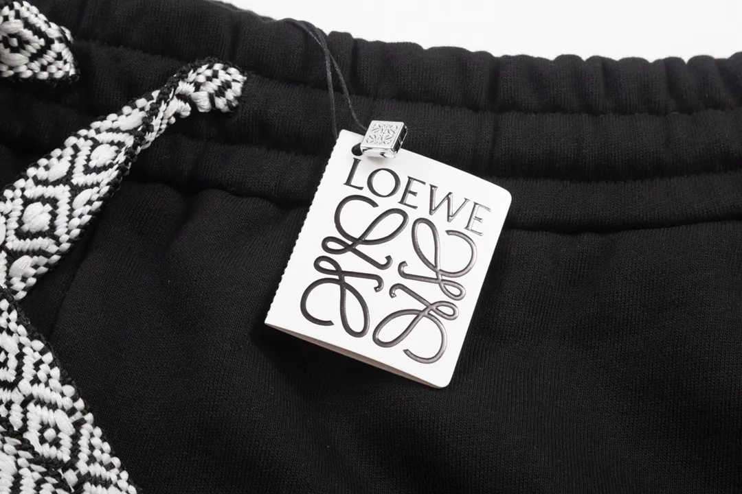 【LOEWE  公式旗艦店】ロエベ  ショートパンツご好評に付き再入荷！250227