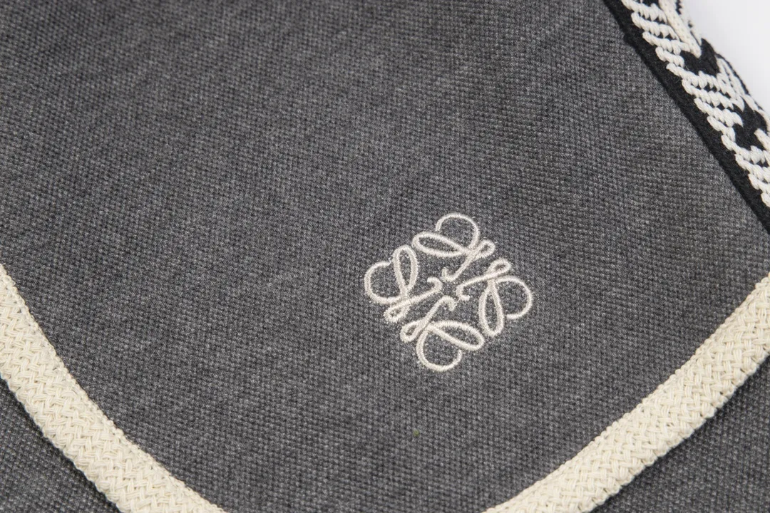 【LOEWE 公式旗艦店】ロエベ  ショートパンツ  ご好評に付き再入荷！24629