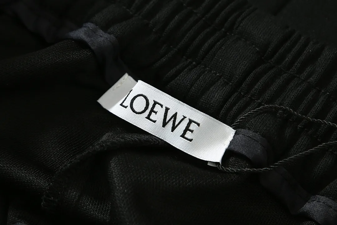 【LOEWE 公式旗艦店】ロエベ   ショートパンツ  ご好評に付き再入荷！