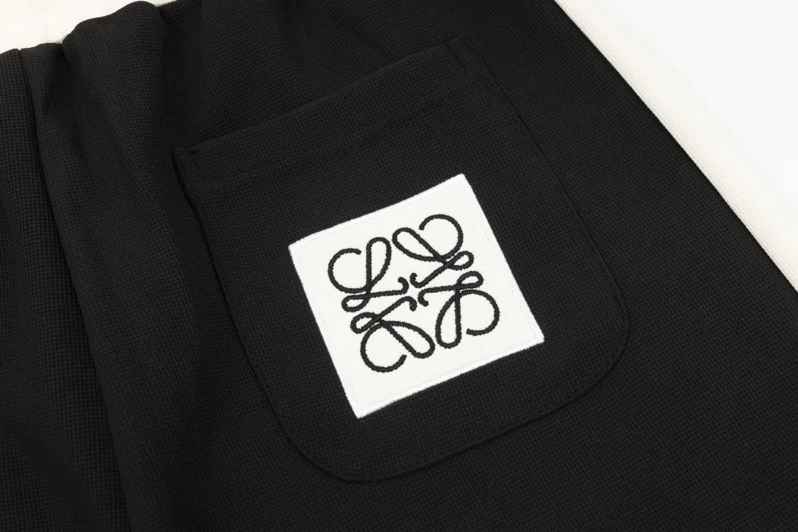 【LOEWE  公式旗艦店】ロエベ   ショートパンツ  ご好評に付き再入荷！