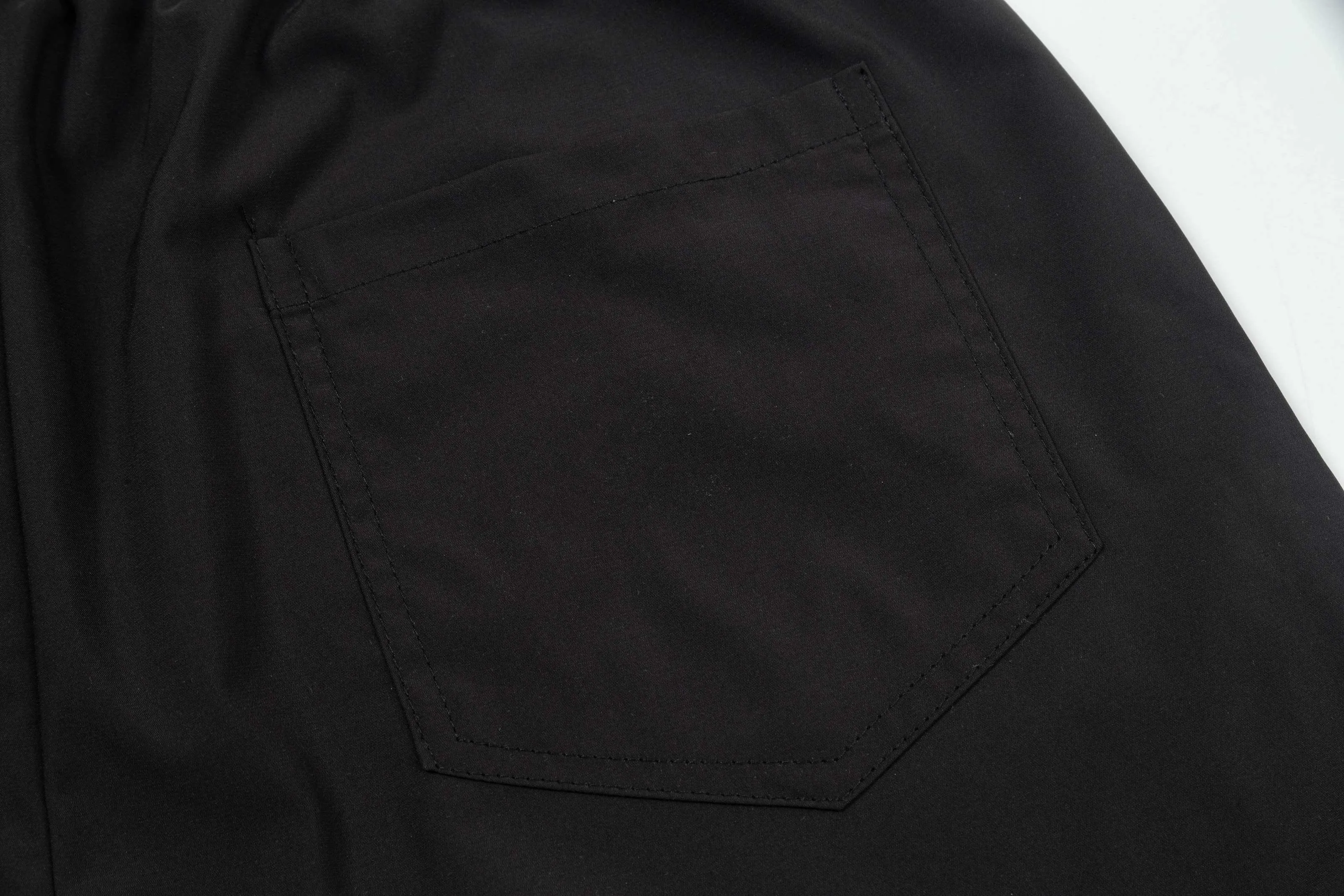 【BALENCIAGA  公式旗艦店】バレンシアガ   ショートパンツご好評に付き再入荷！250227