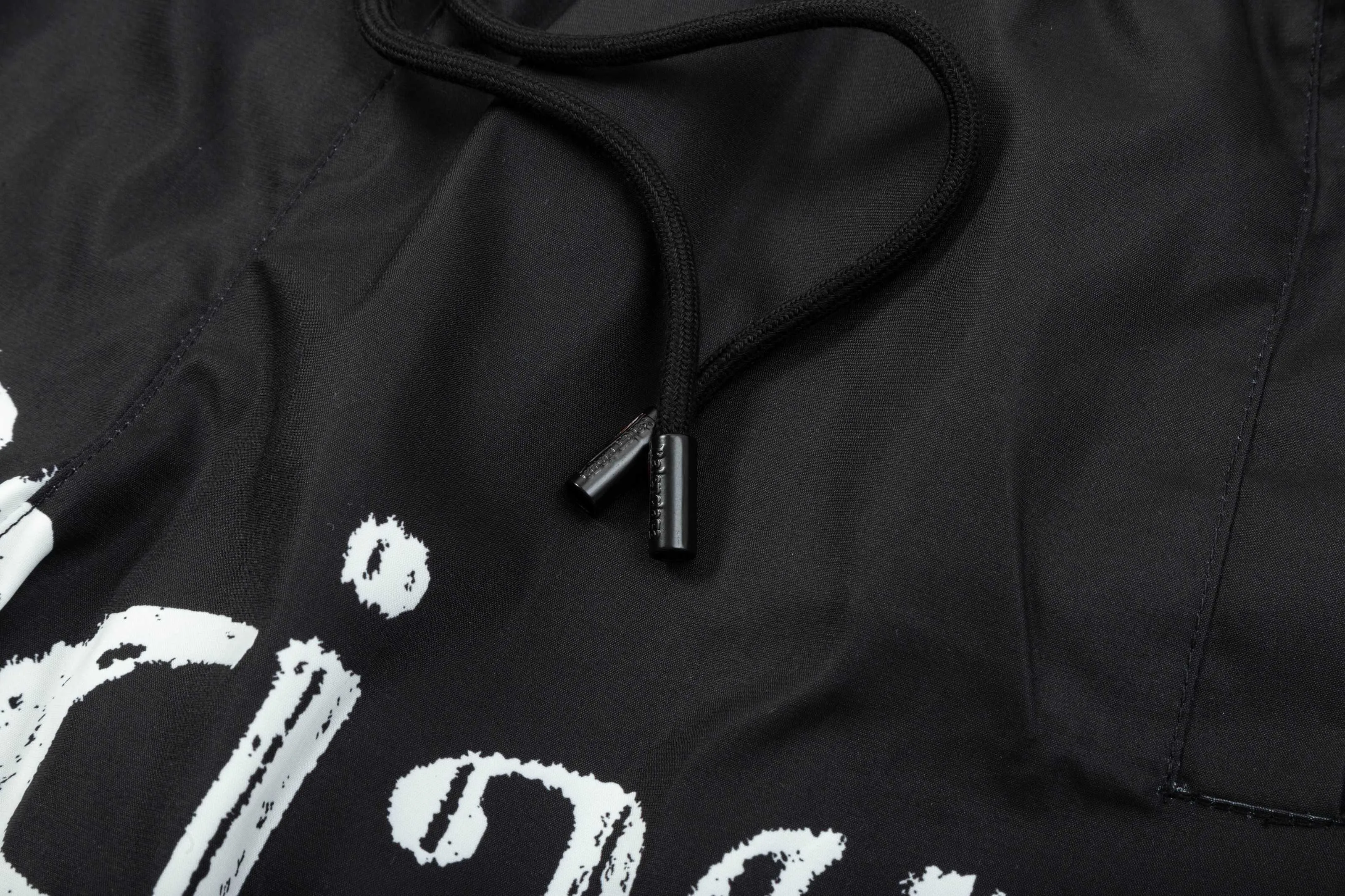 【BALENCIAGA  公式旗艦店】バレンシアガ   ショートパンツご好評に付き再入荷！250227