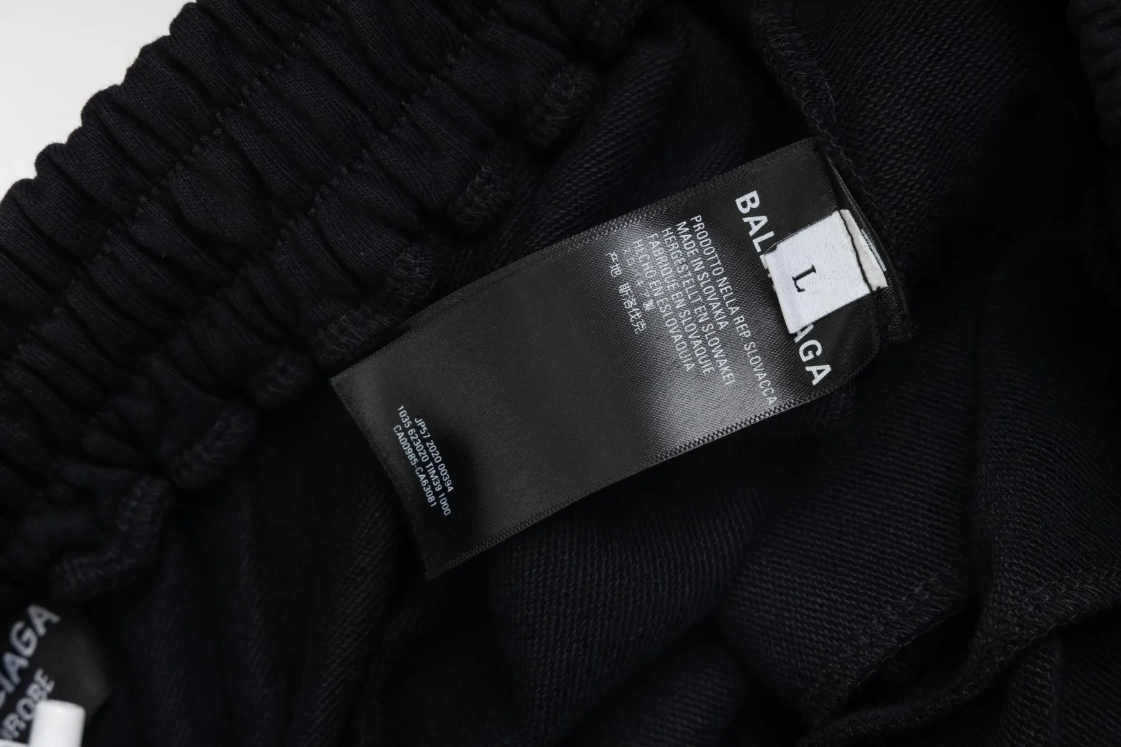 【BALENCIAGA  公式旗艦店】バレンシアガ   ショートパンツ  ご好評に付き再入荷！