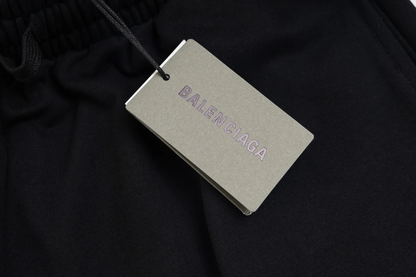 【BALENCIAGA  公式旗艦店】バレンシアガ   ショートパンツ  ご好評に付き再入荷！