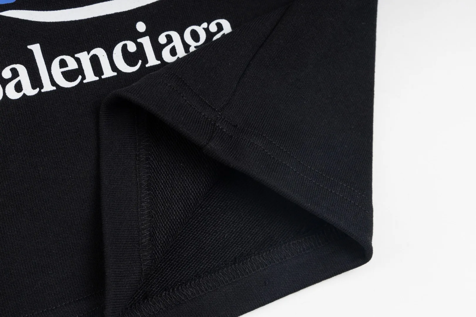 【BALENCIAGA  公式旗艦店】バレンシアガ   ショートパンツ  ご好評に付き再入荷！
