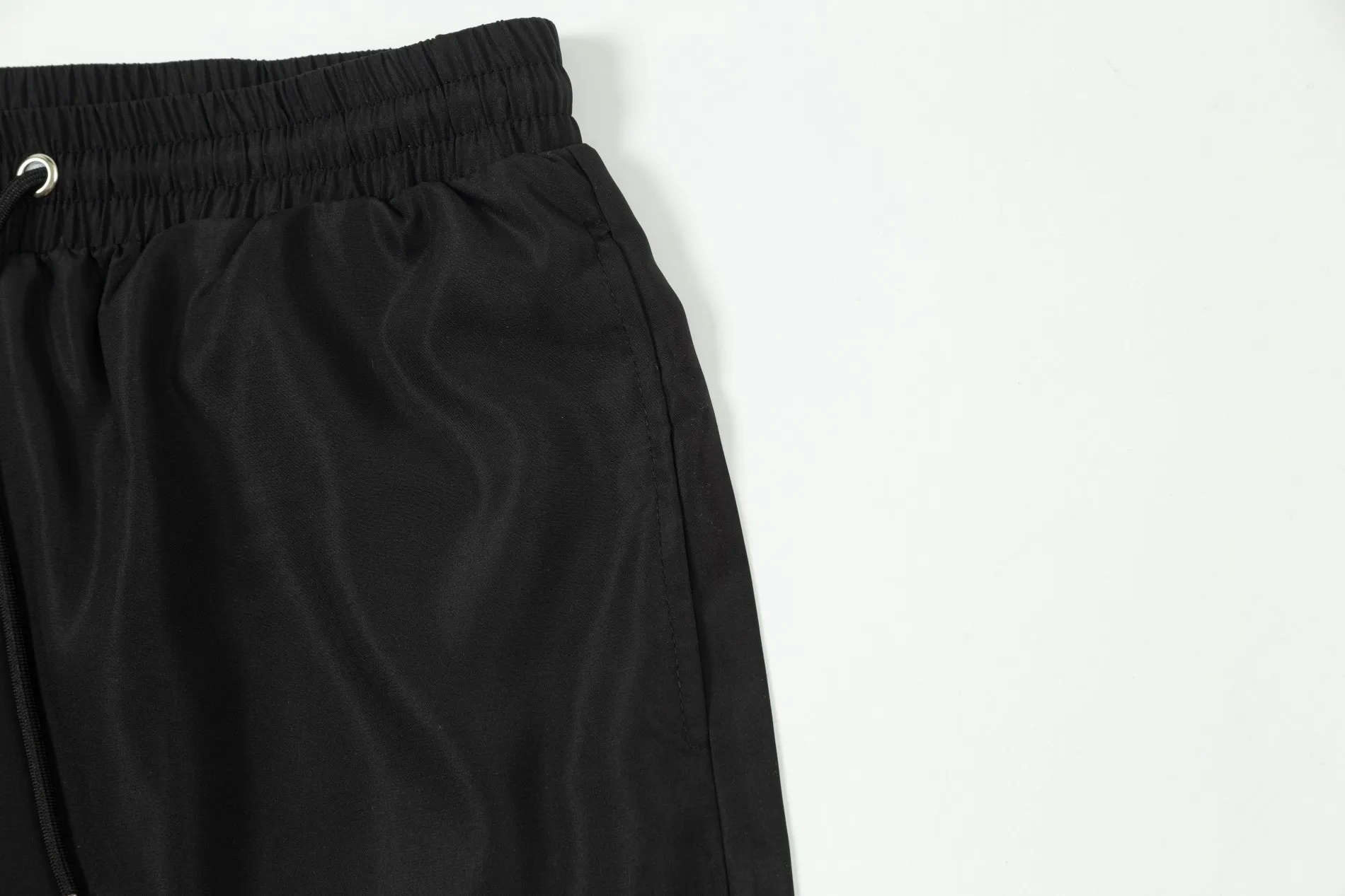 【BALENCIAGA  公式旗艦店】バレンシアガ   ショートパンツ  ご好評に付き再入荷！