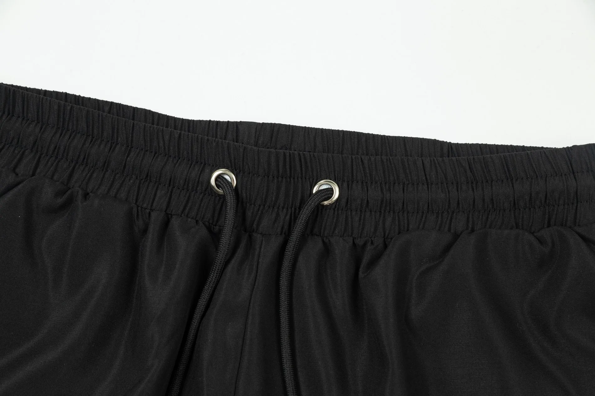 【BALENCIAGA  公式旗艦店】バレンシアガ   ショートパンツ  ご好評に付き再入荷！
