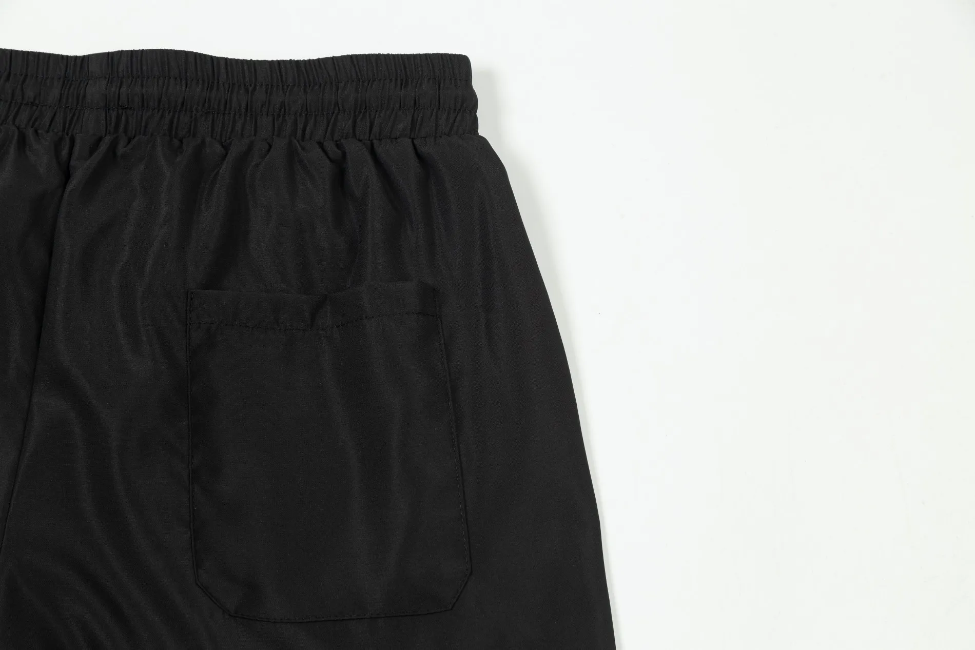【BALENCIAGA  公式旗艦店】バレンシアガ   ショートパンツ  ご好評に付き再入荷！