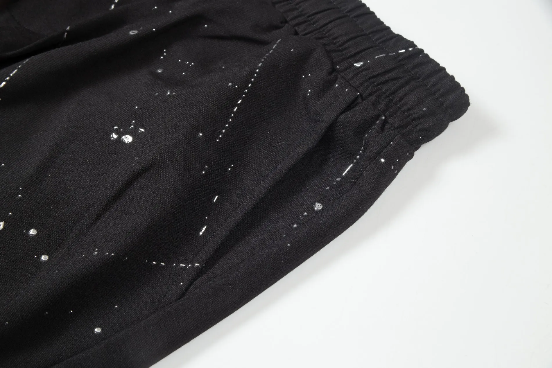【BALENCIAGA  公式旗艦店】バレンシアガ   ショートパンツ  ご好評に付き再入荷！