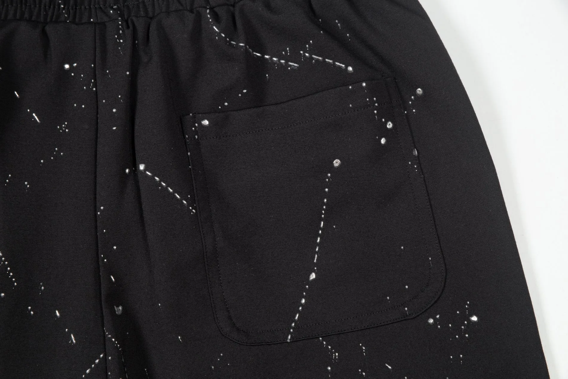 【BALENCIAGA  公式旗艦店】バレンシアガ   ショートパンツ  ご好評に付き再入荷！