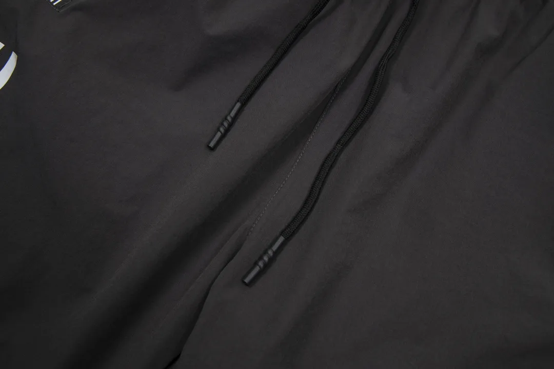【BALENCIAGA  公式旗艦店】バレンシアガ   ショートパンツ  ご好評に付き再入荷！