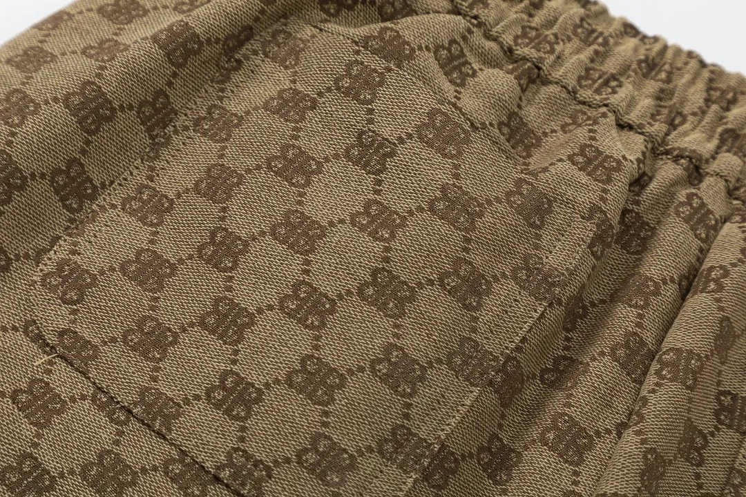 【BALENCIAGA  公式旗艦店】バレンシアガ    ショートパンツ  ご好評に付き再入荷！