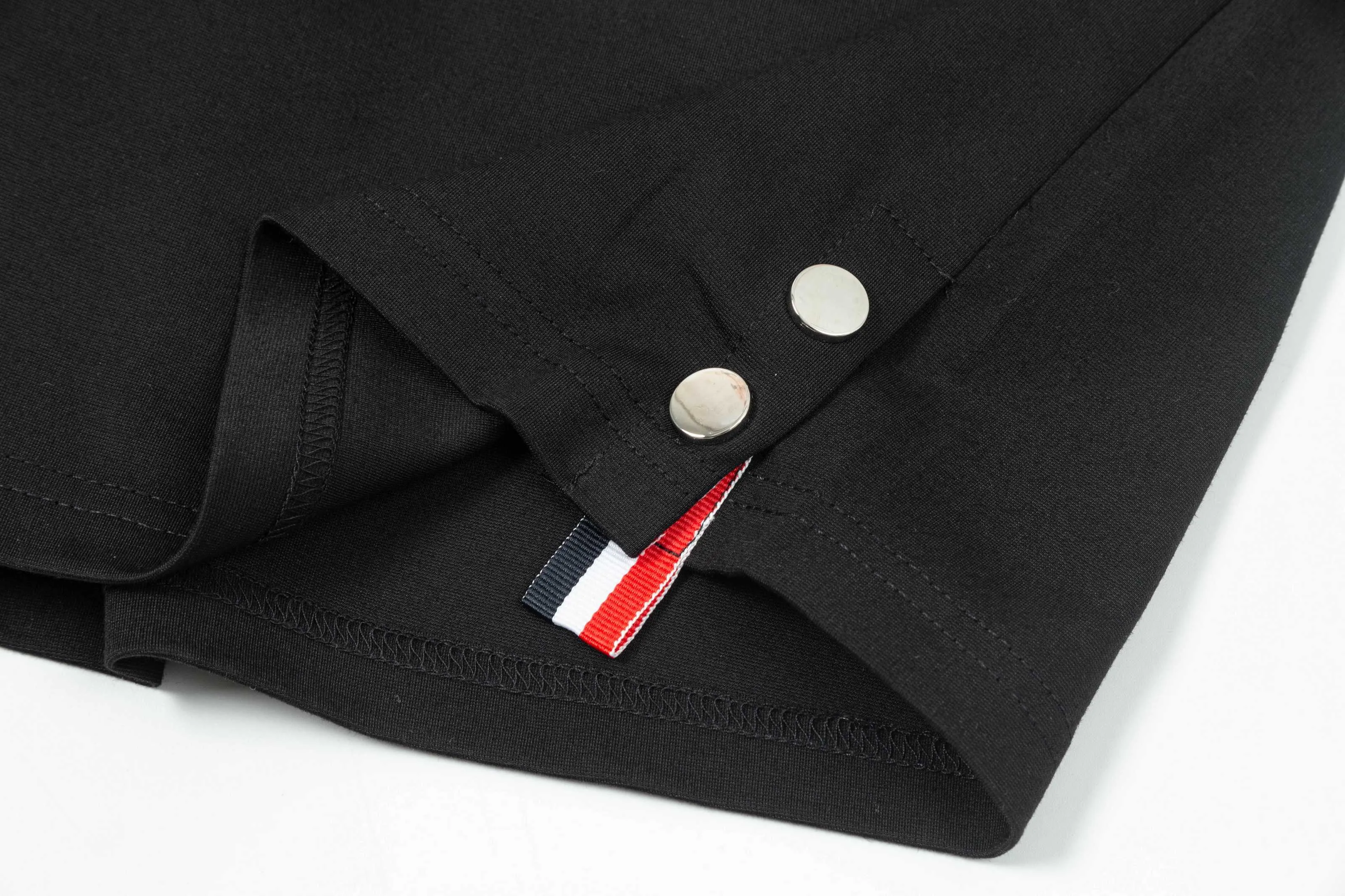 【MONCLER  公式旗艦店】モンクレール   ショートパンツご好評に付き再入荷！250225