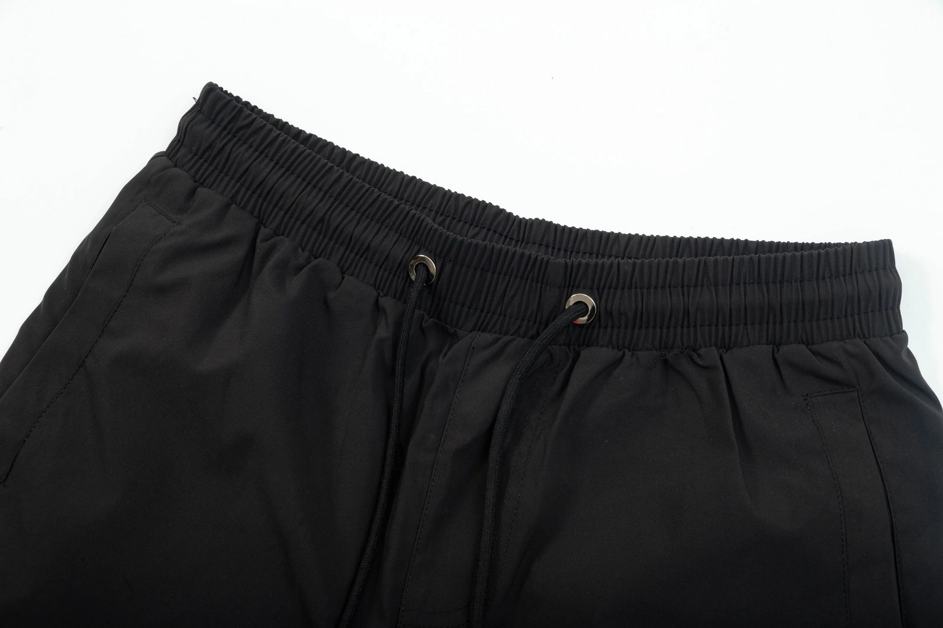 【MONCLER  公式旗艦店】モンクレール   ショートパンツご好評に付き再入荷！250225