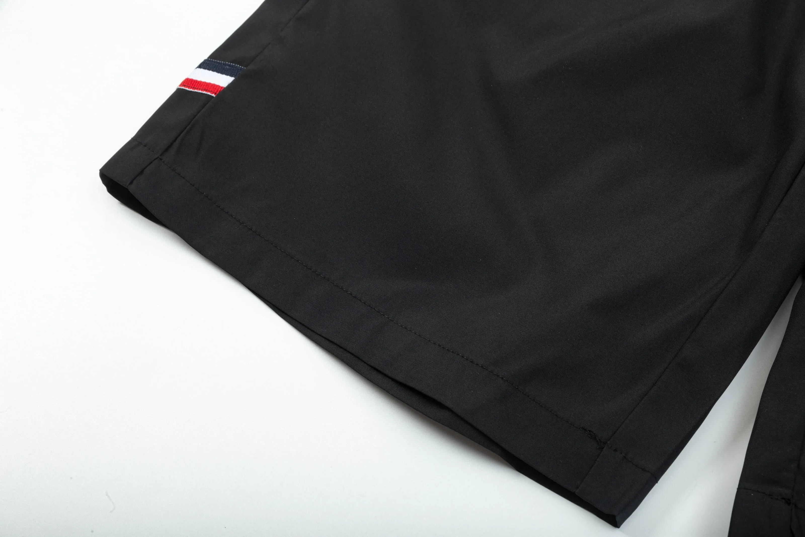 【MONCLER  公式旗艦店】モンクレール   ショートパンツご好評に付き再入荷！250225
