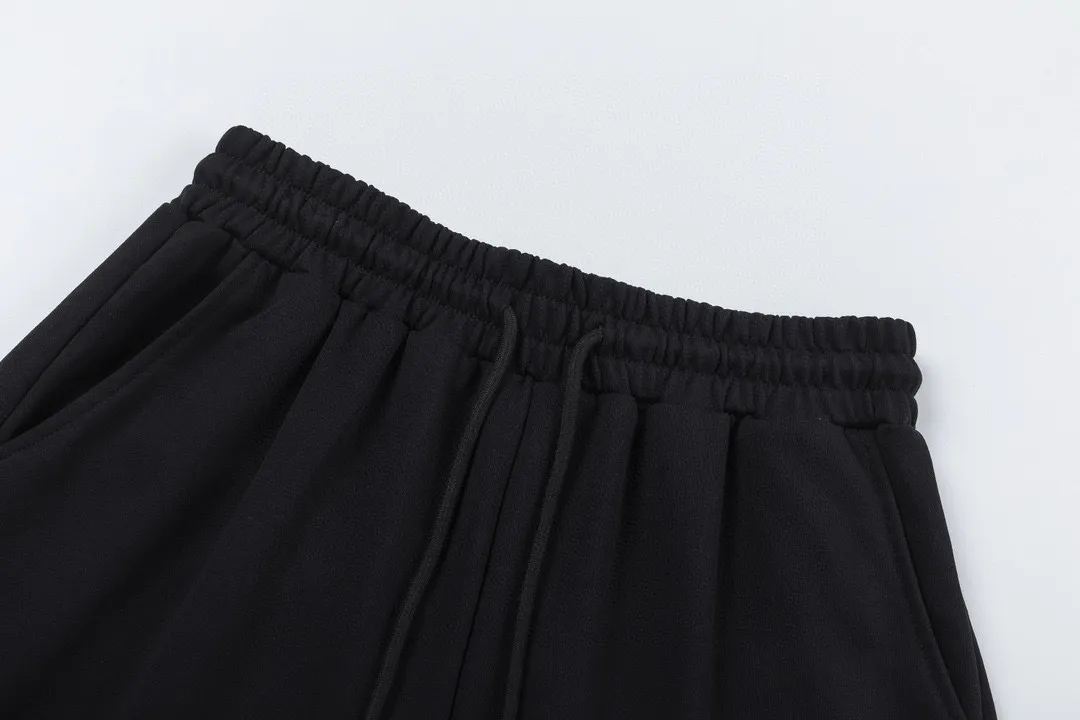 【MONCLER  公式旗艦店】モンクレール   ショートパンツご好評に付き再入荷！250225
