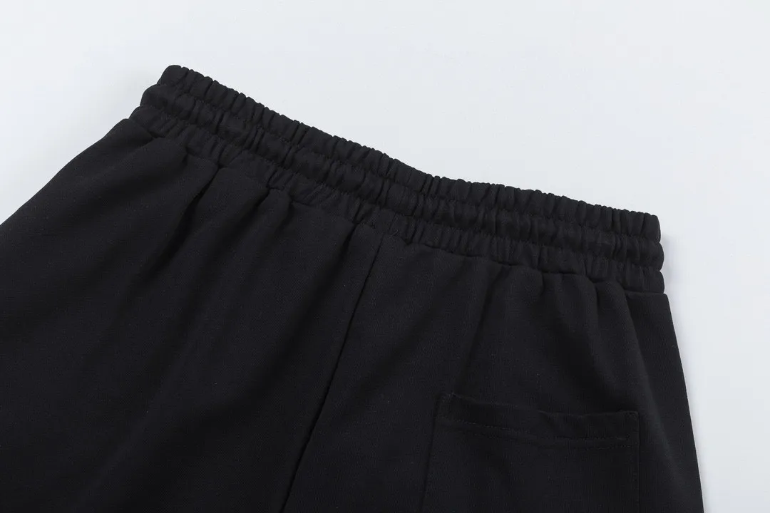 【MONCLER  公式旗艦店】モンクレール   ショートパンツご好評に付き再入荷！250225