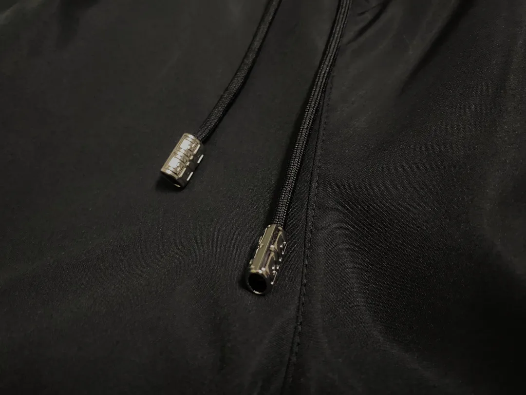 【GIVENCHY 公式旗艦店】ジバンシー   ショートパンツご好評に付き再入荷！