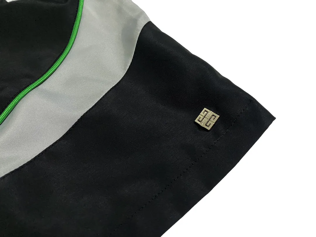 【GIVENCHY 公式旗艦店】ジバンシー   ショートパンツご好評に付き再入荷！