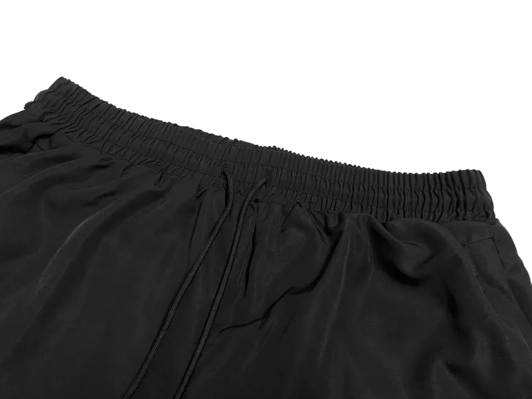 【GIVENCHY 公式旗艦店】ジバンシー   ショートパンツご好評に付き再入荷！