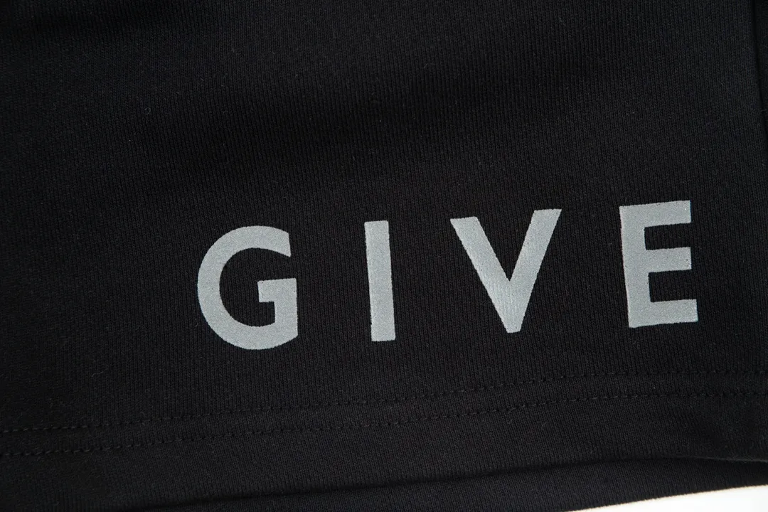 【GIVENCHY 公式旗艦店】ジバンシー   ショートパンツご好評に付き再入荷！