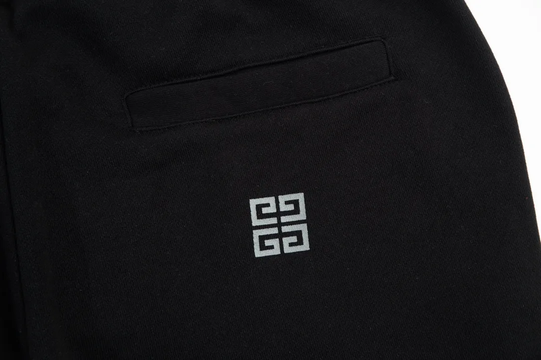 【GIVENCHY 公式旗艦店】ジバンシー   ショートパンツご好評に付き再入荷！