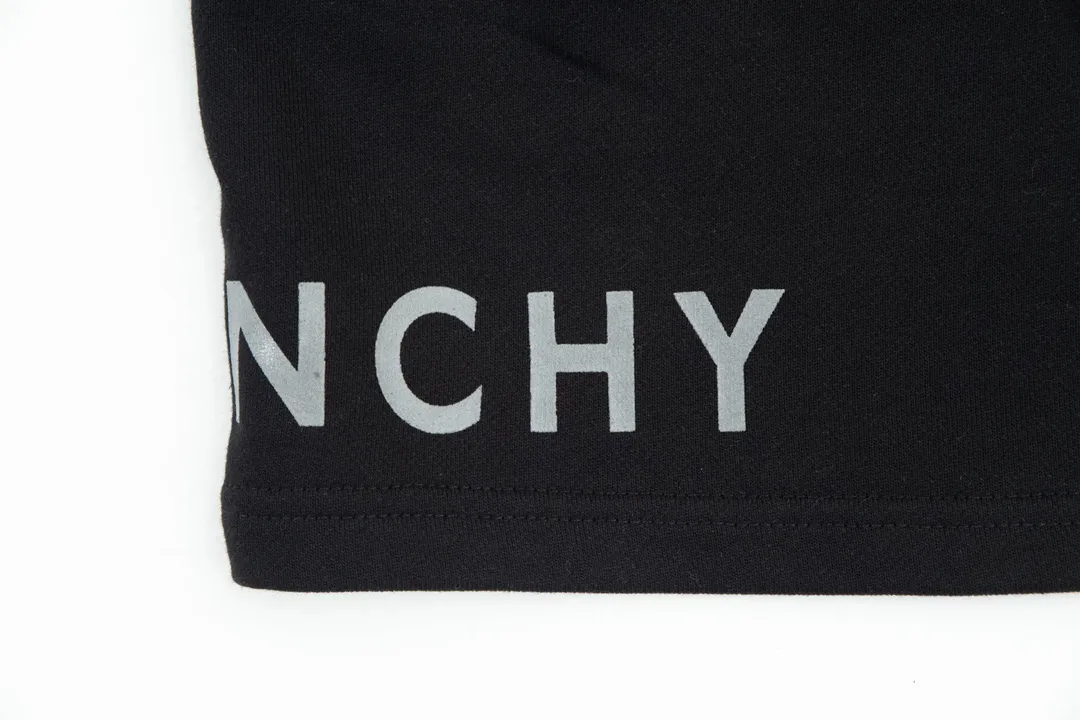 【GIVENCHY 公式旗艦店】ジバンシー   ショートパンツご好評に付き再入荷！