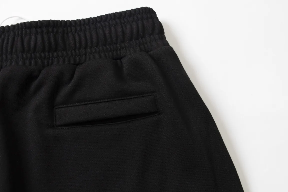 【GIVENCHY 公式旗艦店】ジバンシー   ショートパンツご好評に付き再入荷！