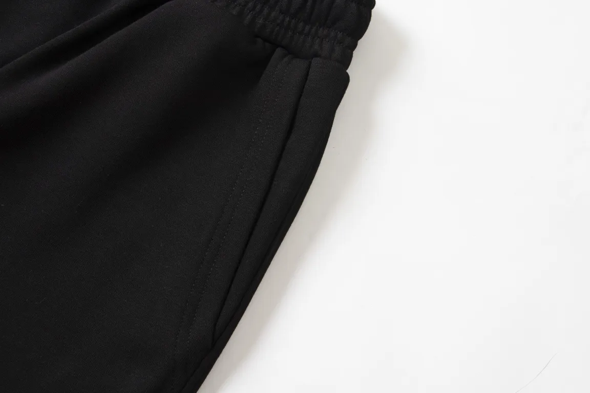【GIVENCHY 公式旗艦店】ジバンシー   ショートパンツご好評に付き再入荷！