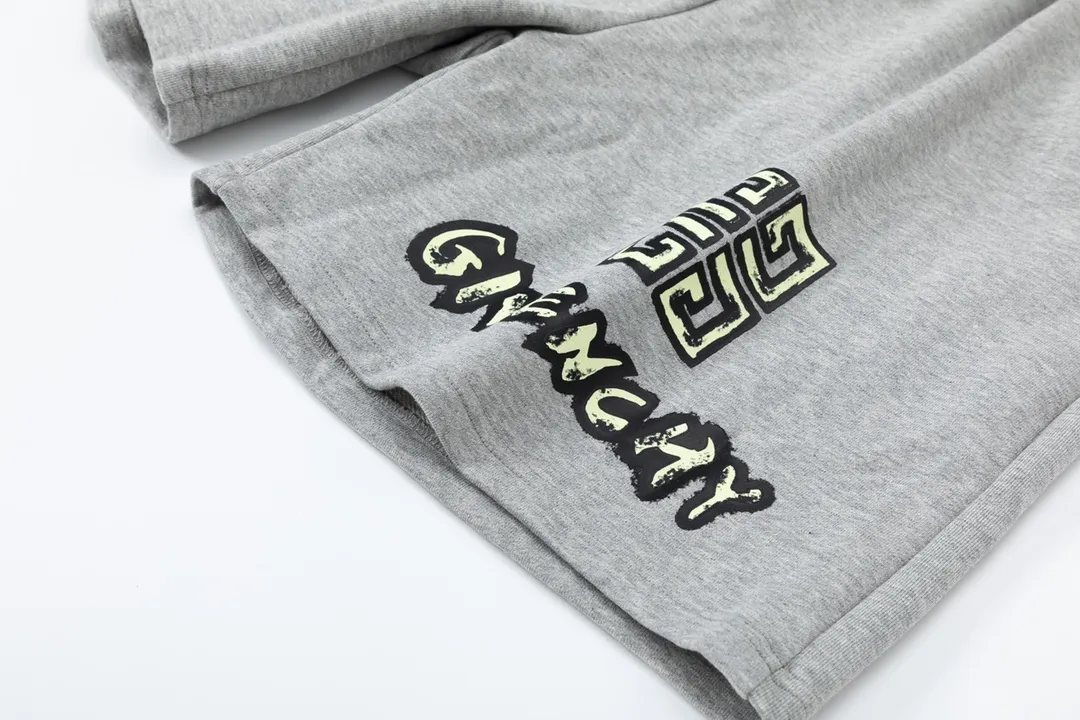 【GIVENCHY 公式旗艦店】ジバンシー   ショートパンツご好評に付き再入荷！