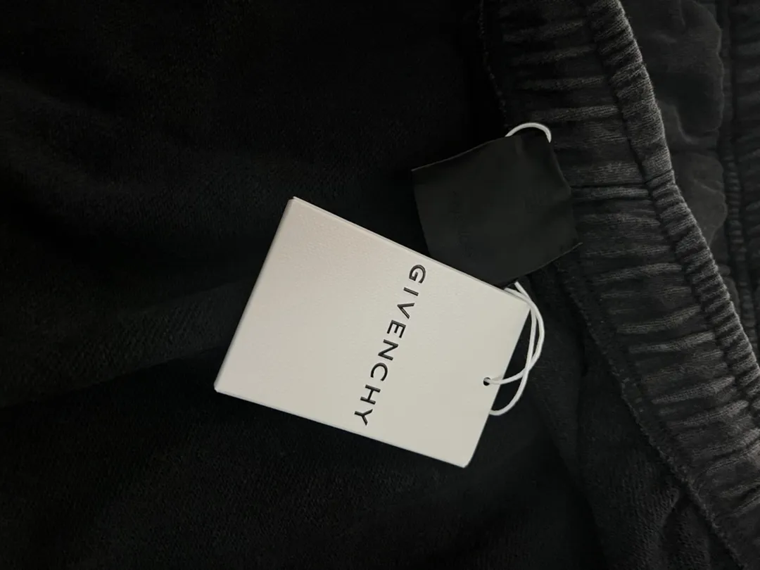 【GIVENCHY   公式旗艦店】ジバンシー    ショートパンツ  ご好評に付き再入荷！