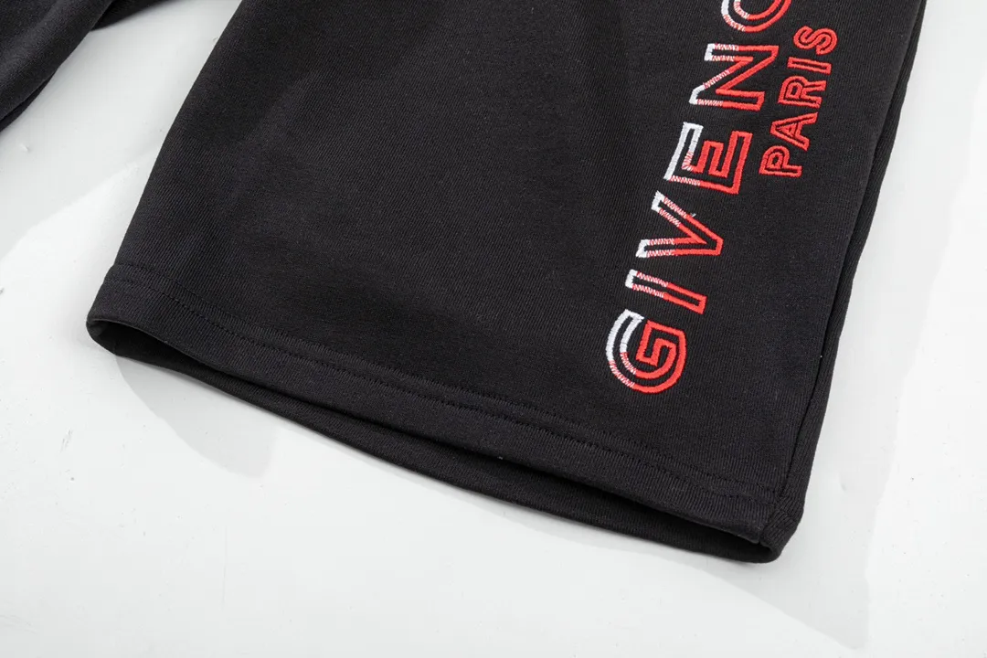 【GIVENCHY  公式旗艦店】 ジバンシー  ショートパンツ  ご好評に付き再入荷！
