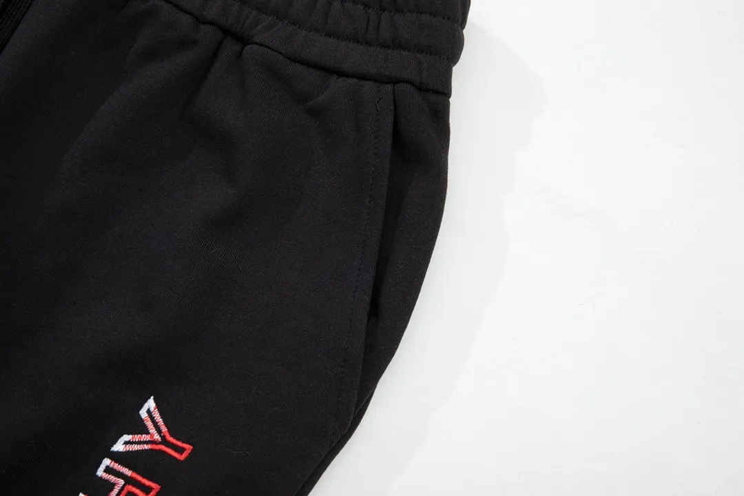 【GIVENCHY  公式旗艦店】 ジバンシー  ショートパンツ  ご好評に付き再入荷！