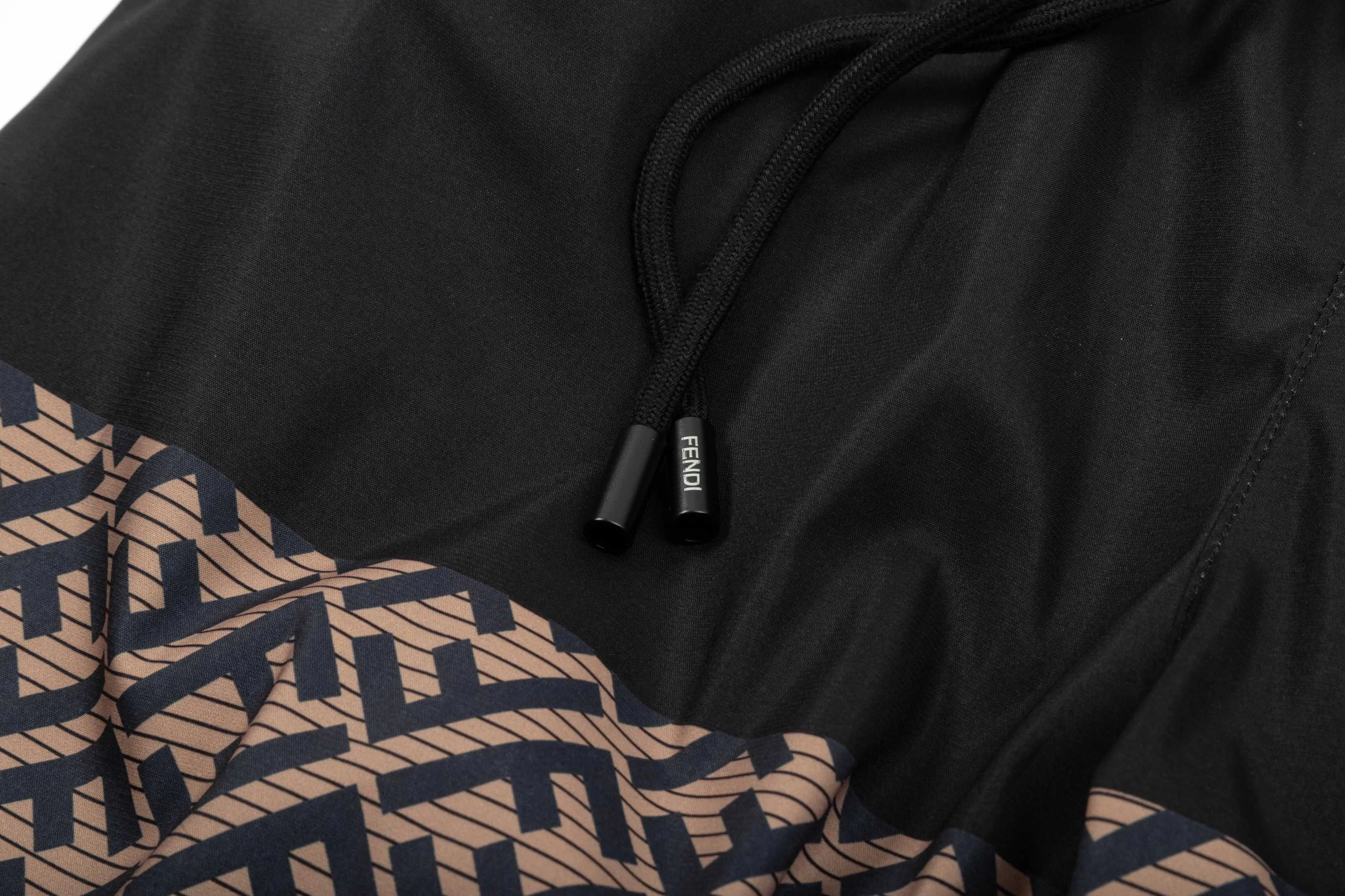 【FENDI  公式旗艦店】フェンディ  ショートパンツご好評に付き再入荷！250226