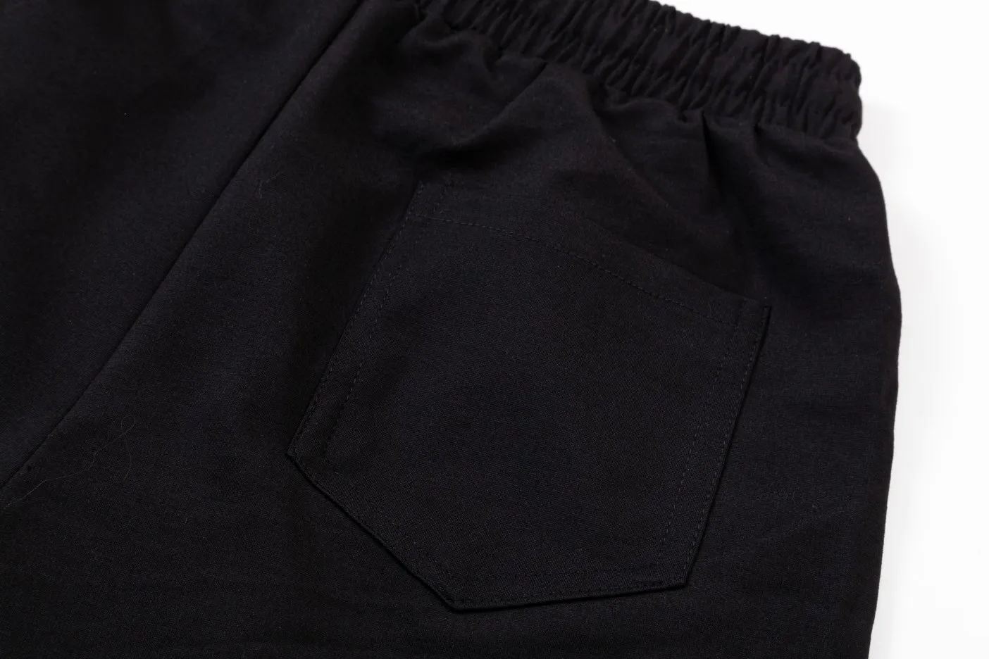 【FENDI  公式旗艦店】フェンディ  ショートパンツご好評に付き再入荷！250226