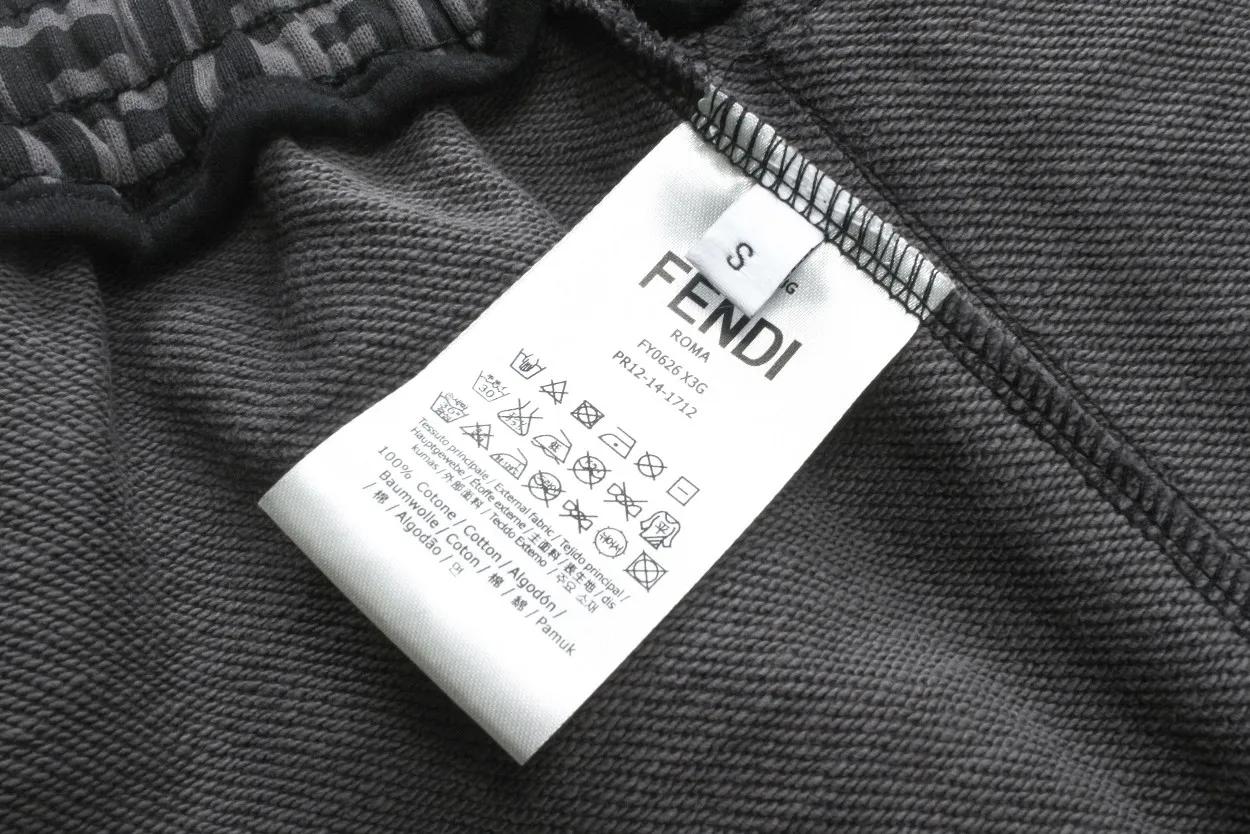 【FENDI  公式旗艦店】フェンディ  ショートパンツご好評に付き再入荷！250226