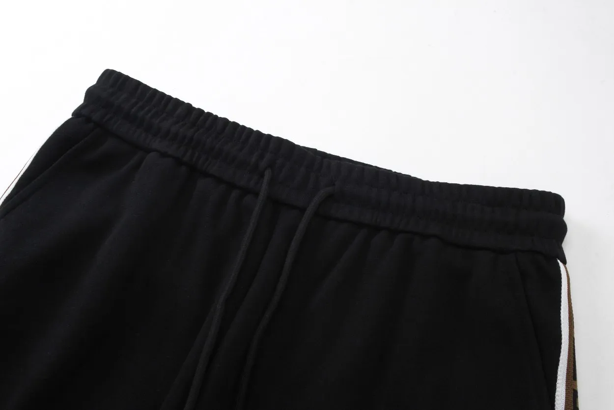 【FENDI  公式旗艦店】フェンディ  ショートパンツご好評に付き再入荷！250226