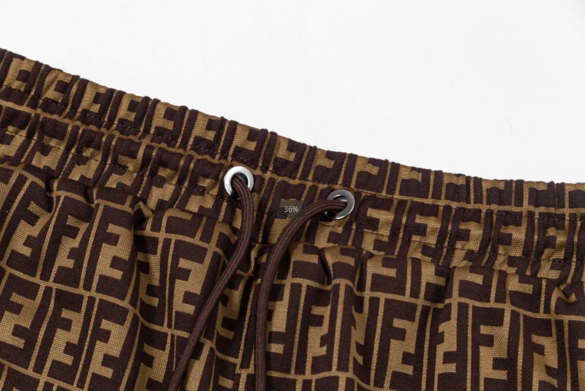 【FENDI   公式旗艦店】フェンディ  ショートパンツご好評に付き再入荷！250226