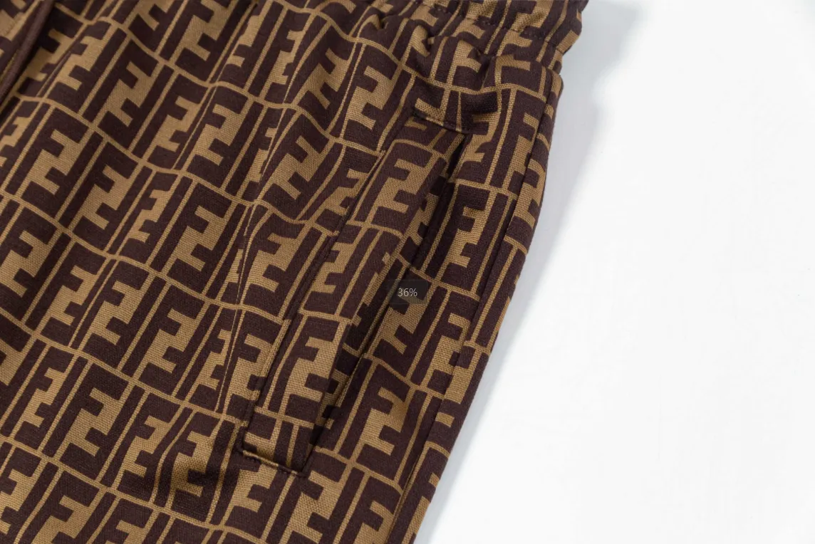 【FENDI   公式旗艦店】フェンディ  ショートパンツご好評に付き再入荷！250226
