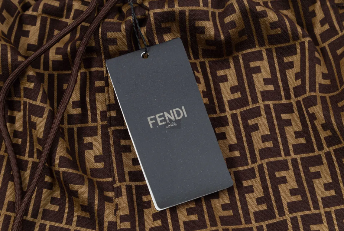 【FENDI   公式旗艦店】フェンディ  ショートパンツご好評に付き再入荷！250226