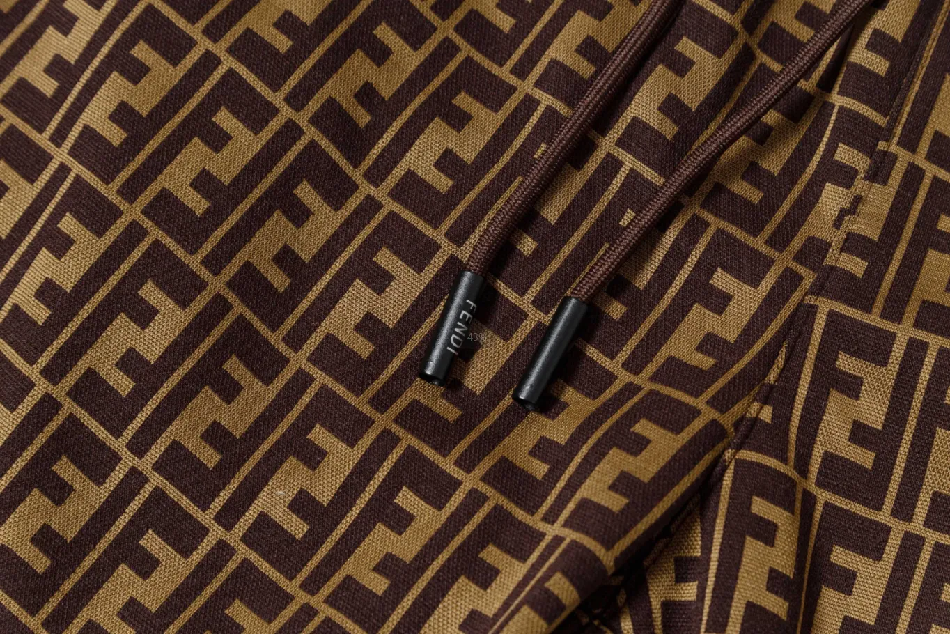 【FENDI   公式旗艦店】フェンディ  ショートパンツご好評に付き再入荷！250226
