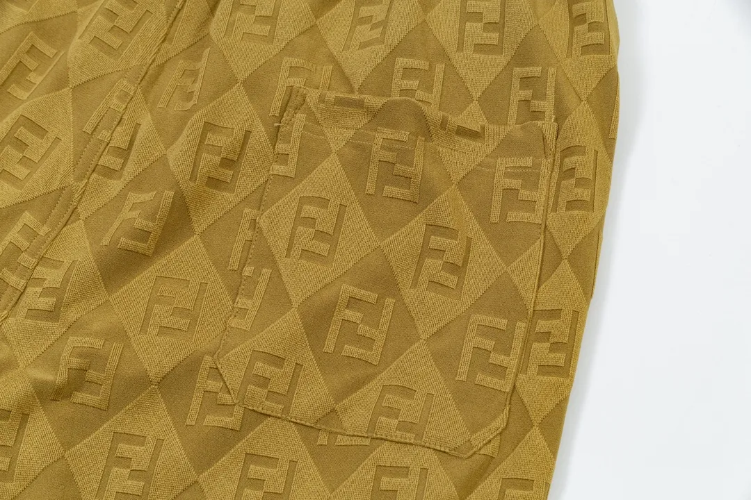 【FENDI  公式旗艦店】フェンディ  ショートパンツご好評に付き再入荷！250226